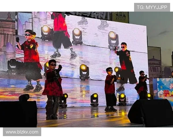 北京街舞队配合引发热议舞者之间默契与争议的碰撞