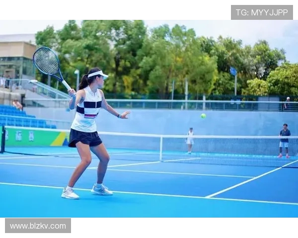 成都网球队防反战术解析与应用探讨