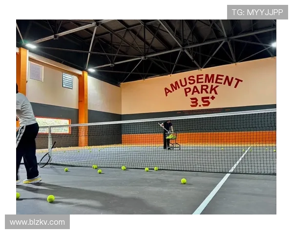 杭州网球队的训练与比赛状态全景揭秘见证网球巨献的背后故事与努力 杭州网球队的训练与比赛状态全景揭秘见证网球巨献的背后故事与努力