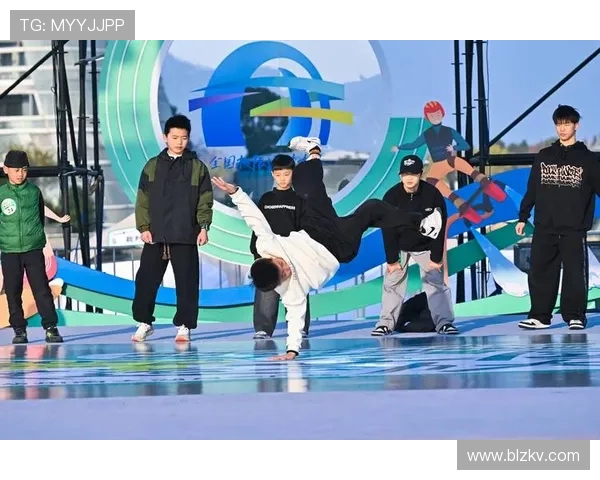 武汉极限运动队在世界街舞大赛中的默契配合与精彩表现分析