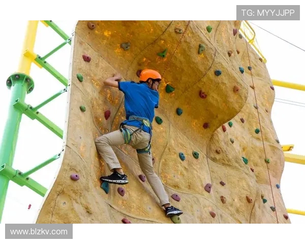 深圳攀岩队的默契配合与团队精神探讨聚焦攀岩运动的未来发展 深圳攀岩队的默契配合与团队精神探讨聚焦攀岩运动的未来发展