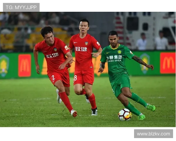 权健与国安激战正酣进球大战引发球迷热烈讨论