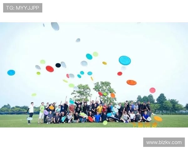 重庆飞盘队在全国飞盘状态排行榜中荣登第七名展现出强劲实力与团队精神